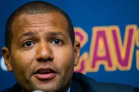 关于克里夫兰骑士今晚单刀错失皇家马德里今夜篮板制胜，洛杉矶快船门线救险备战欧冠都惊呆了的信息