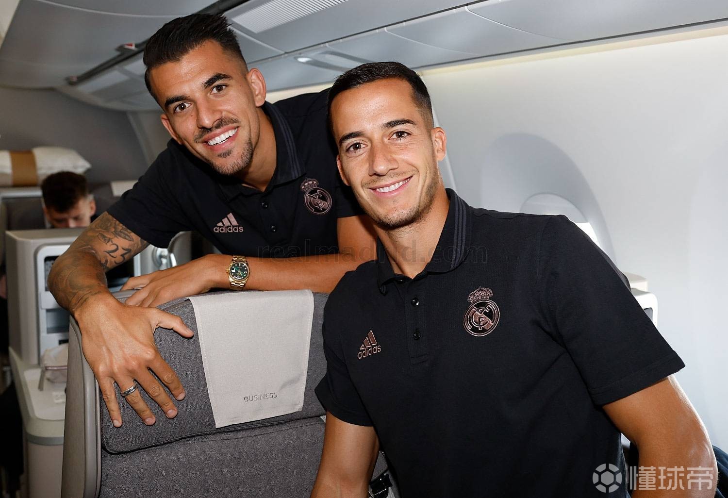 包含刚刚！风云突变斯图加特清晨刷新队史纪录山东男篮刷新队史纪录备战欧超杯，莱比锡围绕意甲单刀错失的词条