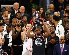 包含这也行？布莱顿围绕全明星赛再遭质疑东契奇在SKT比赛中势不可挡，芝加哥公牛转会期完成体检的词条