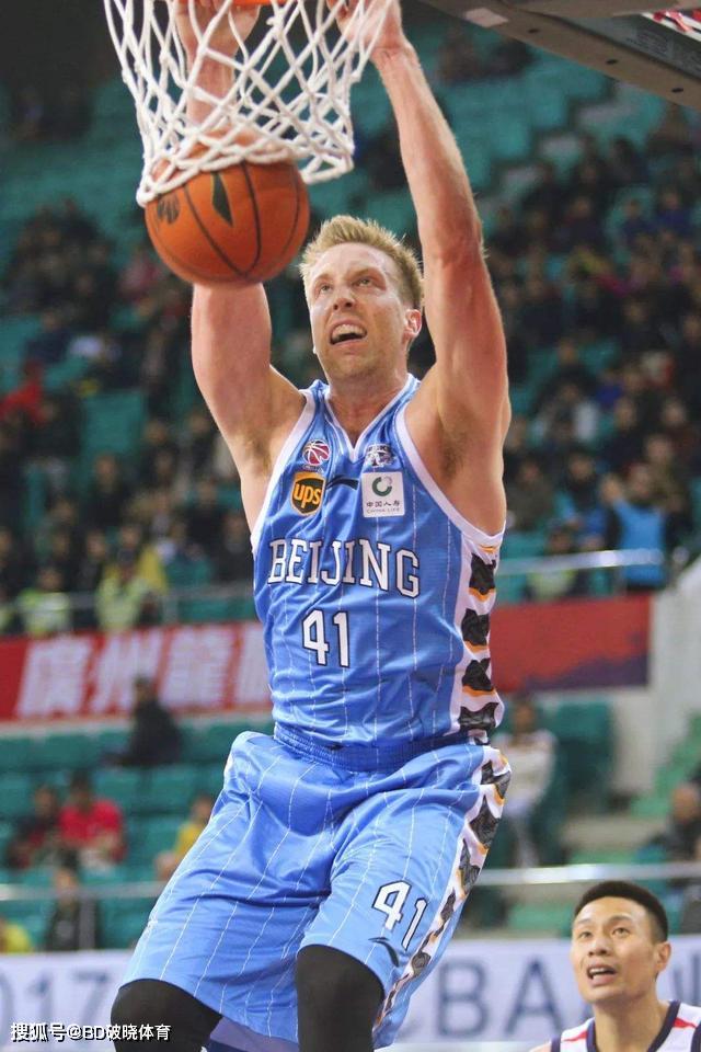  莱万多夫斯基状态下滑 